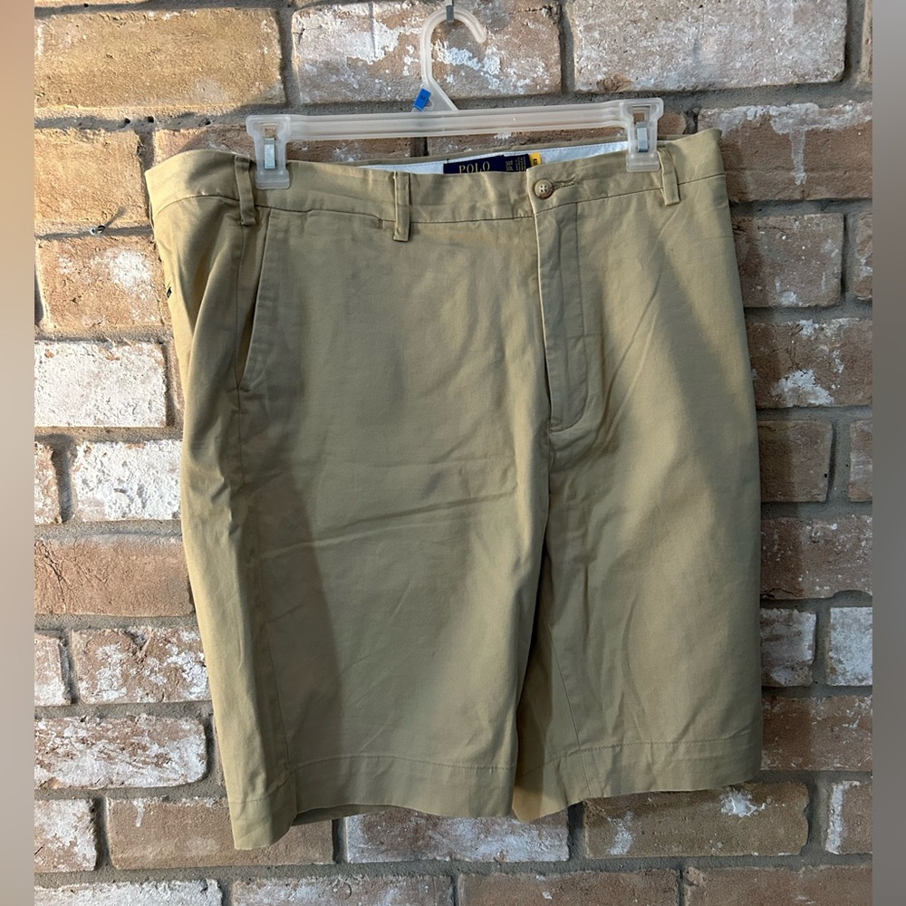 Ralph Lauren Men's Khaki Flat Front Shorts (Big and tall) size 38Tall